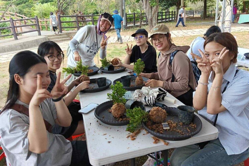 帶著真理觀光的國際學系的體驗生台灣的鄉食農教學