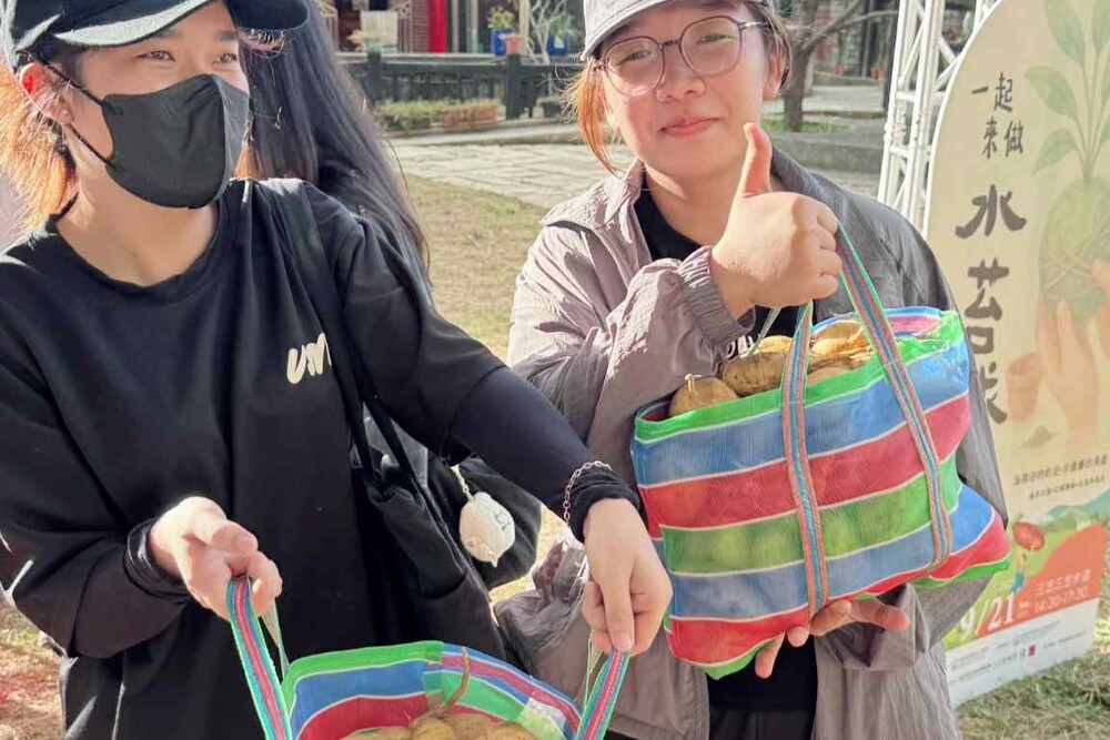 帶著真理觀光的國際學系的體驗生台灣的鄉食農教學